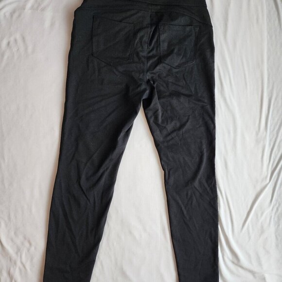 Women's Sz Med Short Skinny Black Ponte Mid Rise NWT Simply Vera Vera Wang Pant - Picture 3 of 5
